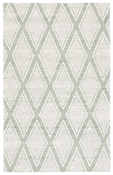 Safavieh Marbella 4'-0" x 6'-0" Rug in Green / Ivory