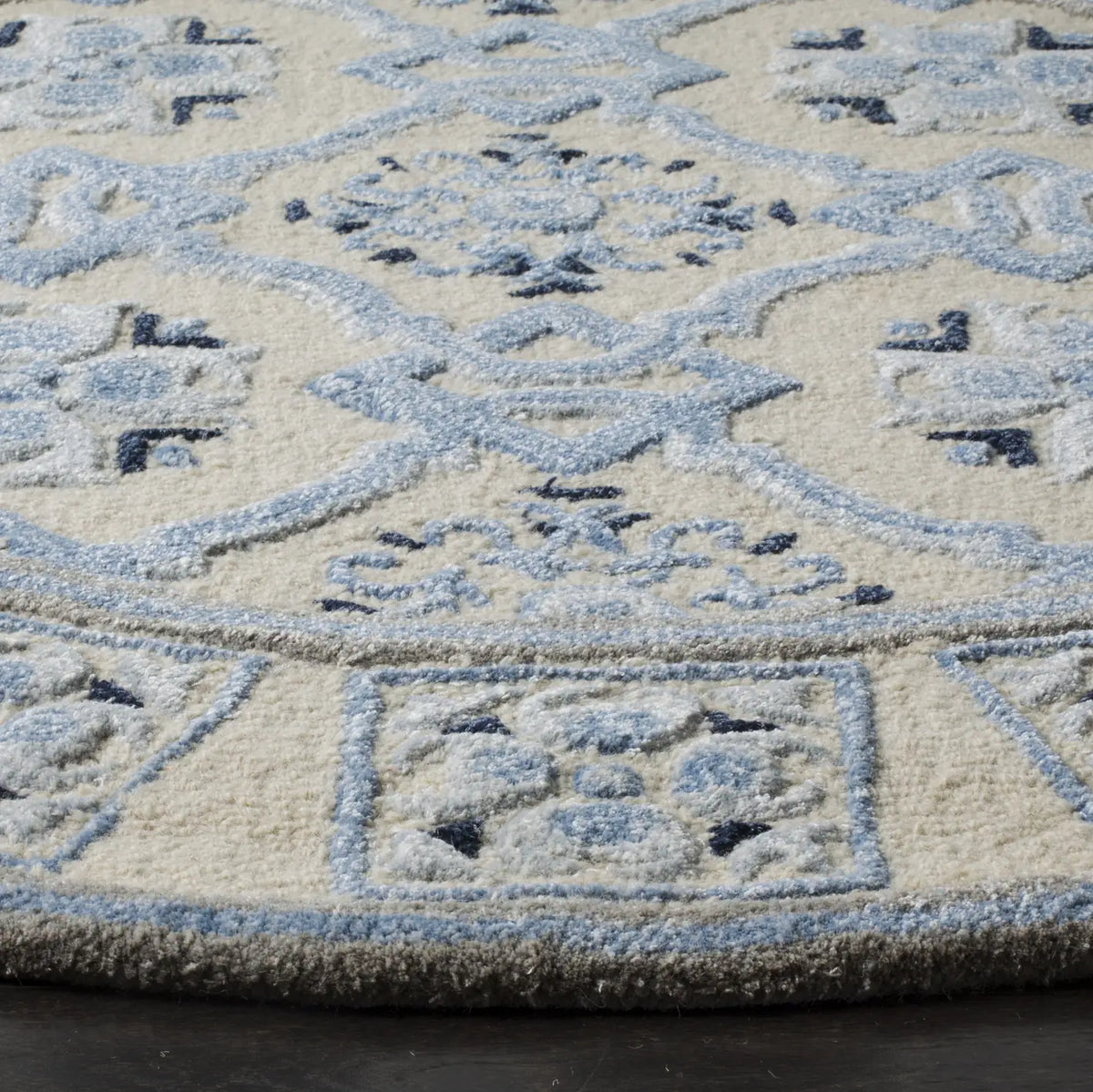 Safavieh Bella 5'-0" x 5'-0" Rug in Ivory / Blue