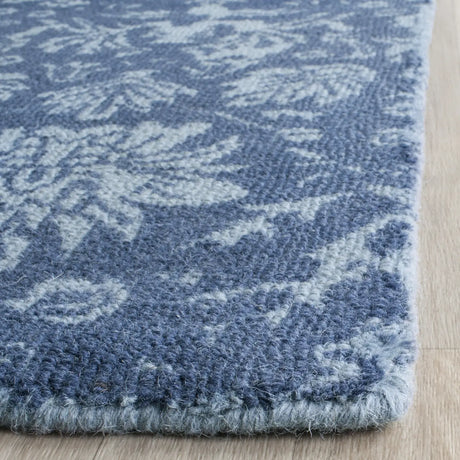 Safavieh Restoration Vintage 4'-0" x 6'-0" Rug in Blue / Dark Blue