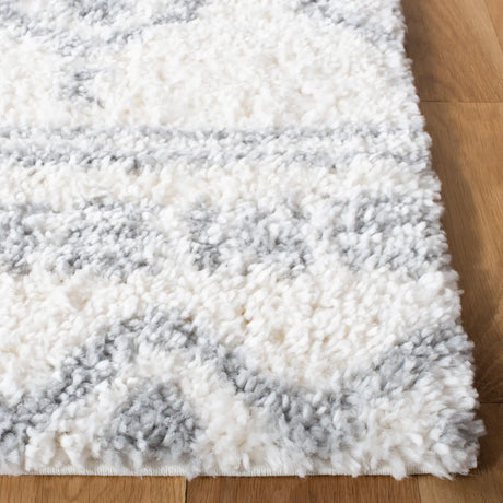 Safavieh Parma Shag 4'-0" x 6'-0" Rug in Ivory / Grey