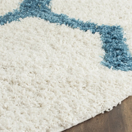 Safavieh Sgk-Shag Kids 6'-7" x 6'-7" Rug in Ivory / Blue