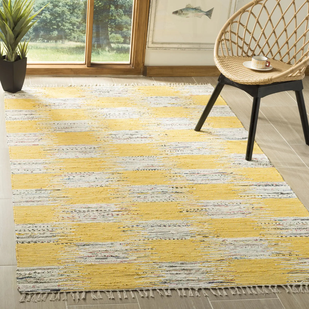 Safavieh Montauk 4'-0" x 6'-0" Rug in Yellow / Multi