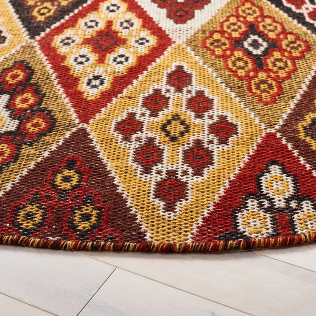 Safavieh Kilim 6'-0" x 6'-0" Rug in Red / Gold