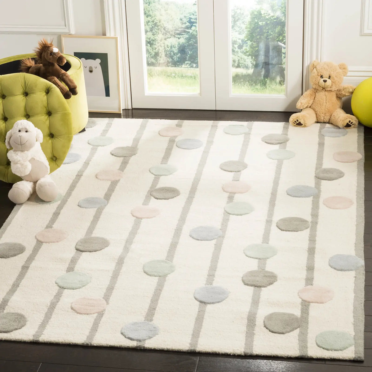 Safavieh Safavieh Kids 5'-0" x 7'-0" Rug in Ivory / Multi