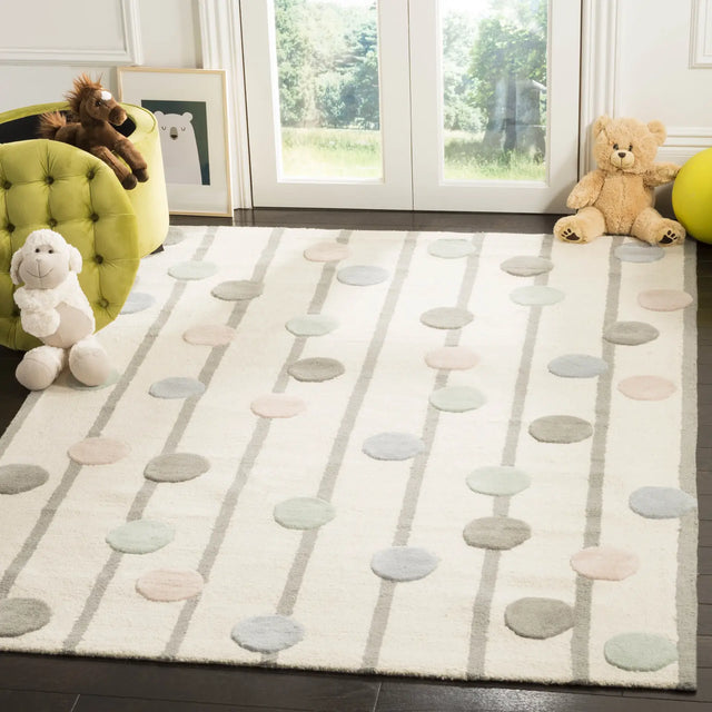 Safavieh Safavieh Kids 5'-0" x 7'-0" Rug in Ivory / Multi