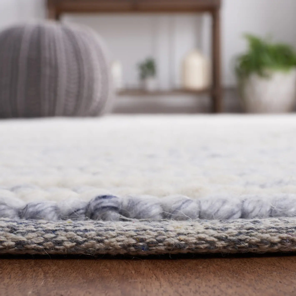 Safavieh Martha Stewart 4'-0" x 6'-0" Rug in Ivory / Blue