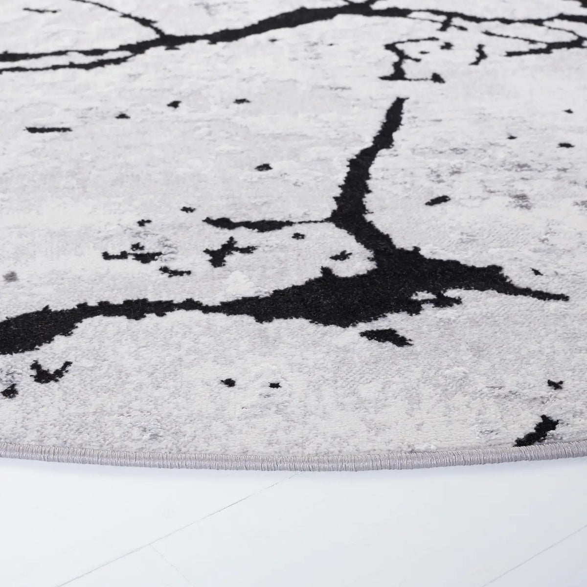 Safavieh Amelia 10'-0" x 10'-0" Rug in Grey / Black
