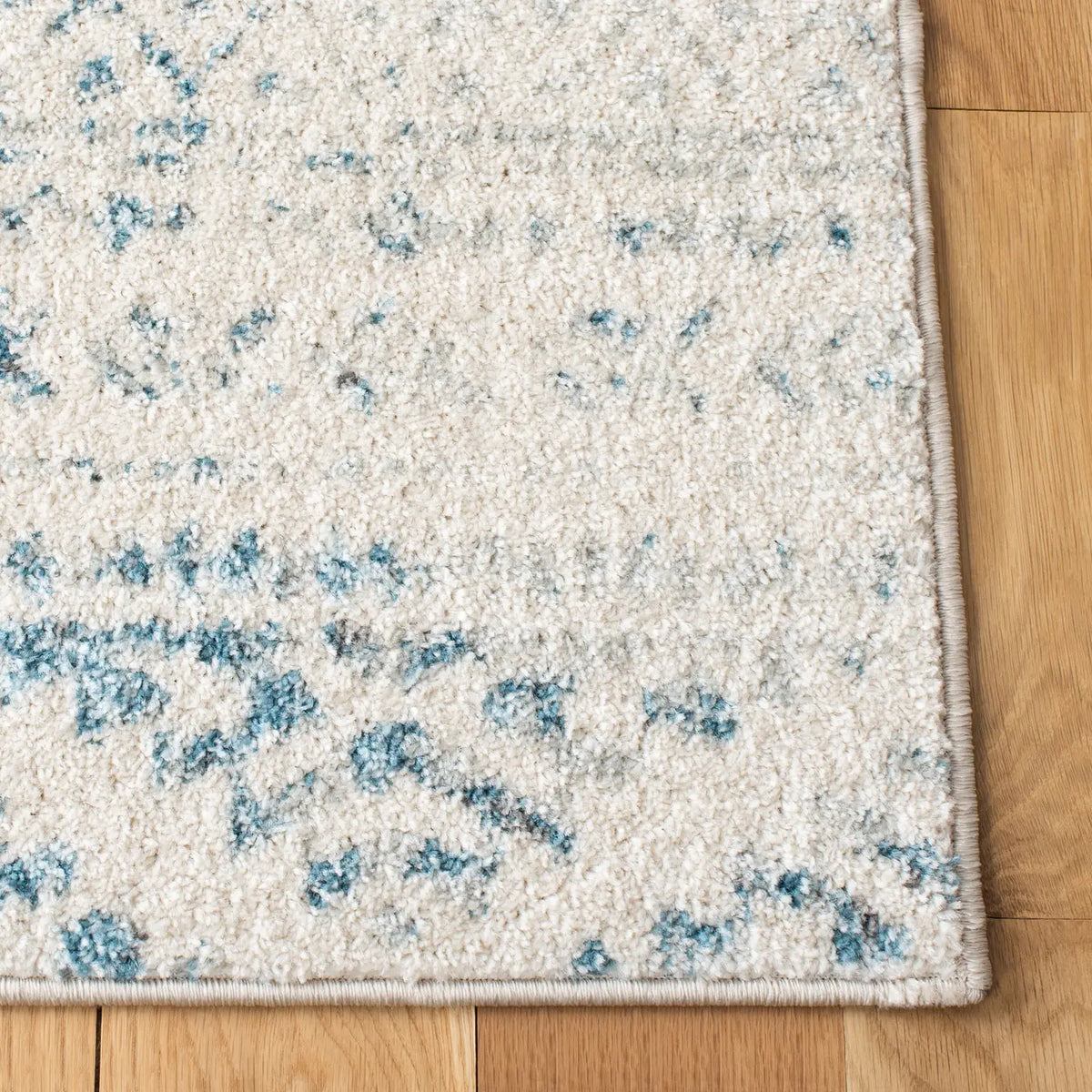 Safavieh Tulum 4'-0" x 6'-0" Rug in Ivory / Turquoise
