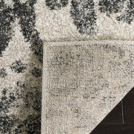 Safavieh Retro 4'-0" x 6'-0" Rug in Cream / Grey