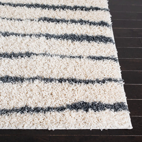 Safavieh Venus Shag 600 4'-0" x 6'-0" Rug in Ivory / Dark Grey