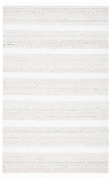Safavieh Striped Kilim 4'-0" x 6'-0" Rug in Beige / Ivory