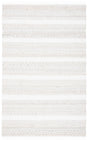 Safavieh Striped Kilim 4'-0" x 6'-0" Rug in Beige / Ivory