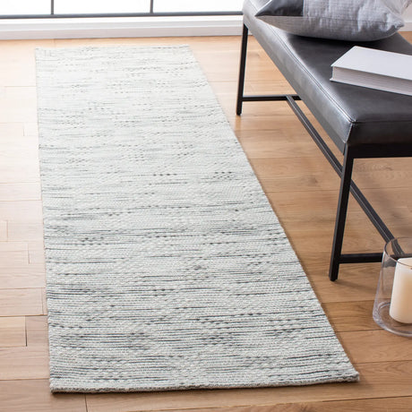 Safavieh Marbella 2'-3" x 8'-0" Rug in Grey / Beige