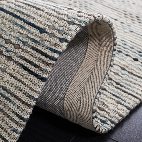 Safavieh Marbella 4'-0" x 6'-0" Rug in Denim / Beige