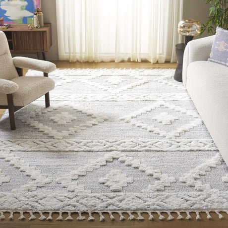 Safavieh Moroccan Tassel Shag 10'-0" x 14'-0" Rug in Ivory / Beige