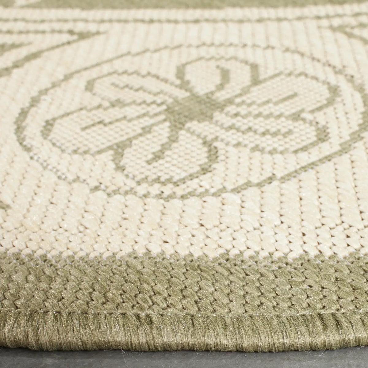 Safavieh Courtyard 6'-7" x 6'-7" Rug in Olive / Natural