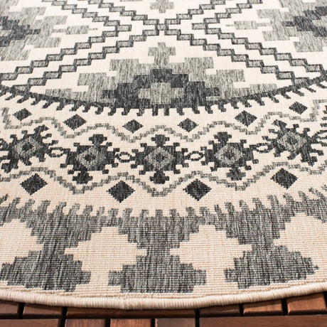 Safavieh Veranda 5'-3" x 5'-3" Rug in Ivory / Slate