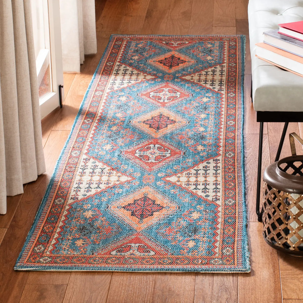 Safavieh Saffron 2'-3" x 8'-0" Rug in Navy / Red