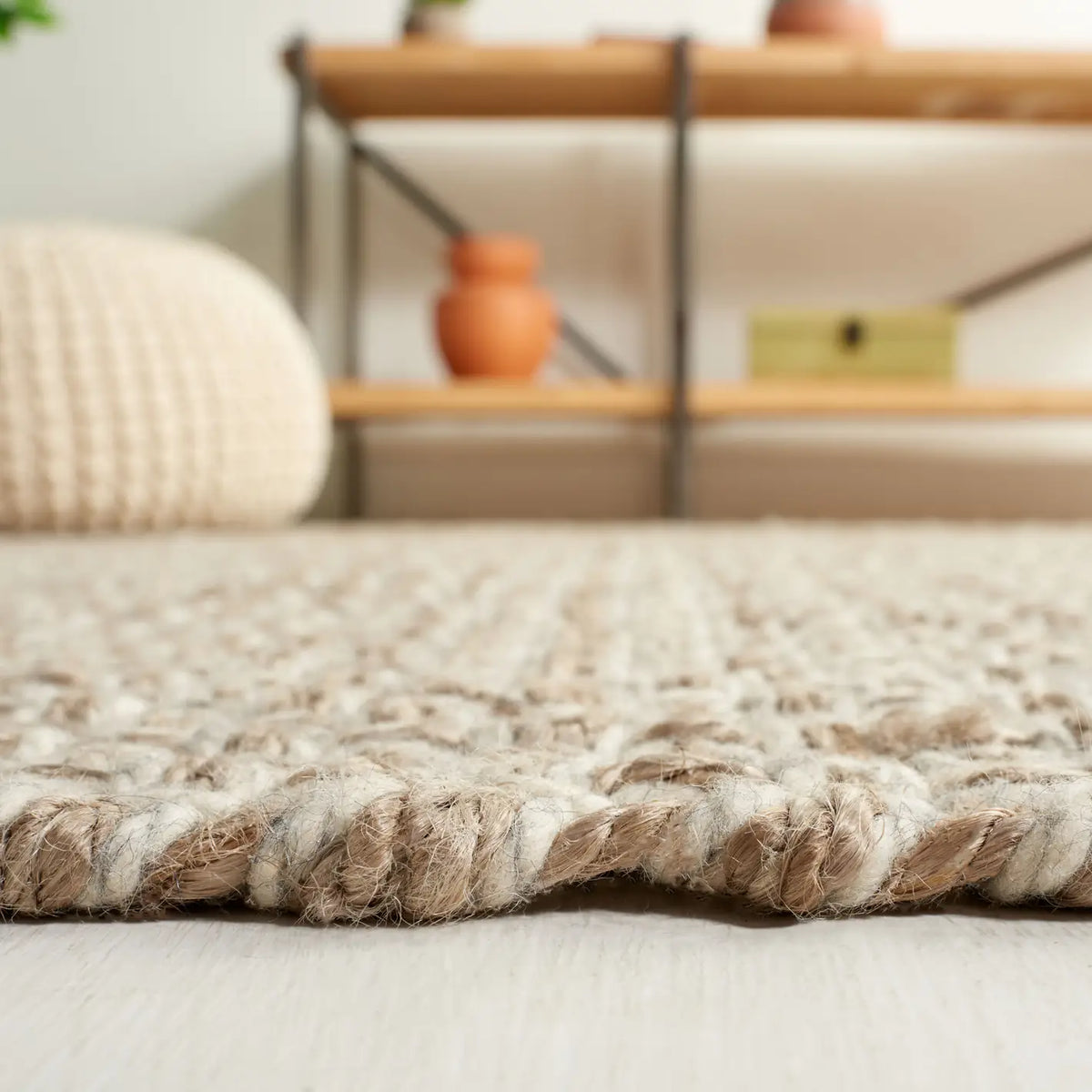Safavieh Natural Fiber 4'-0" x 6'-0" Rug in Natural / Grey