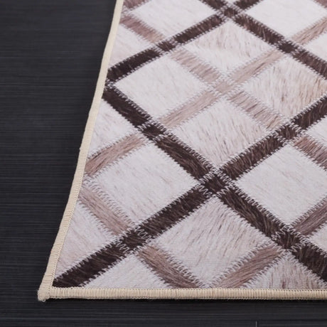 Safavieh Faux Hide 4'-0" x 6'-0" Rug in Beige / Brown