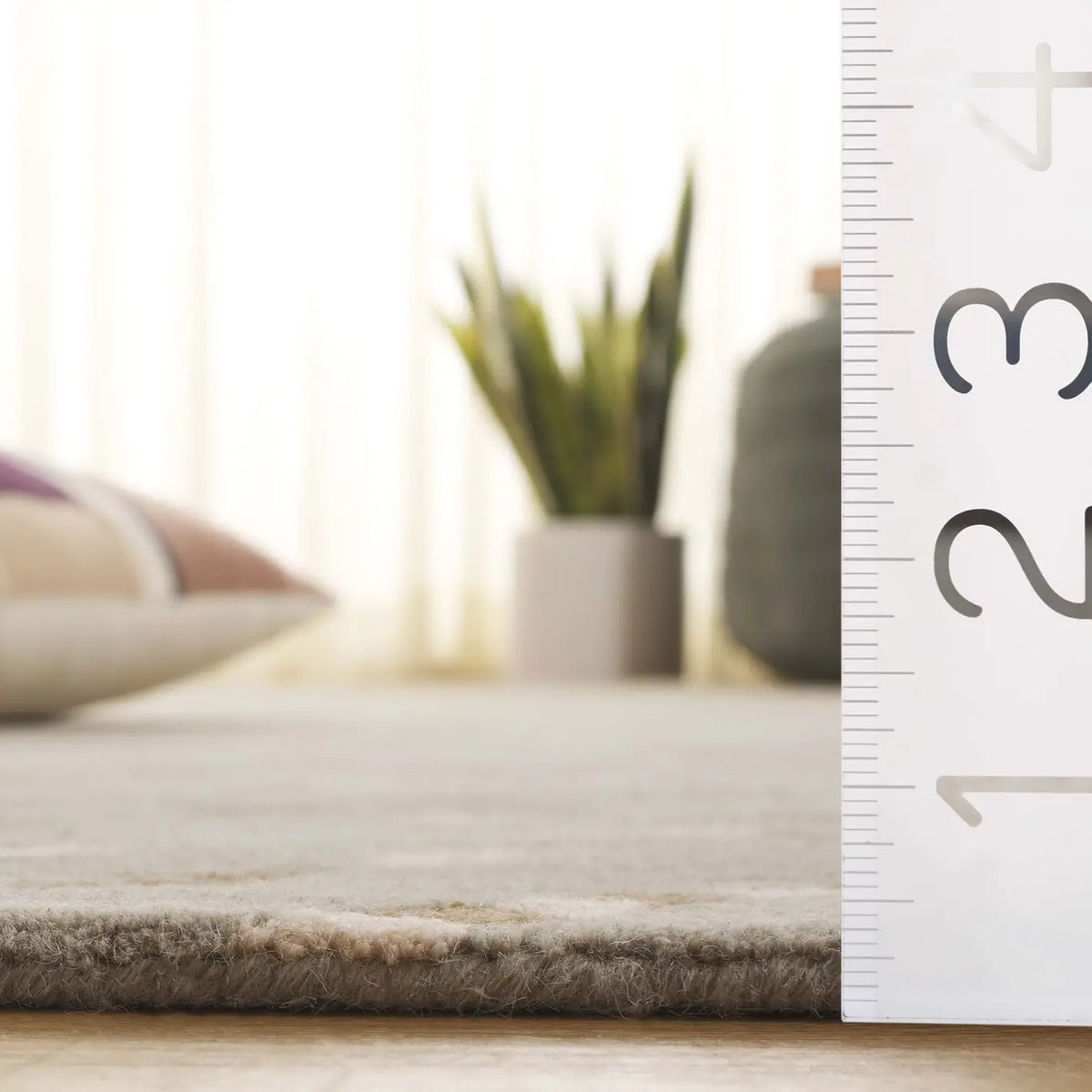 Safavieh Metro 4'-0" x 6'-0" Rug in Taupe / Pink