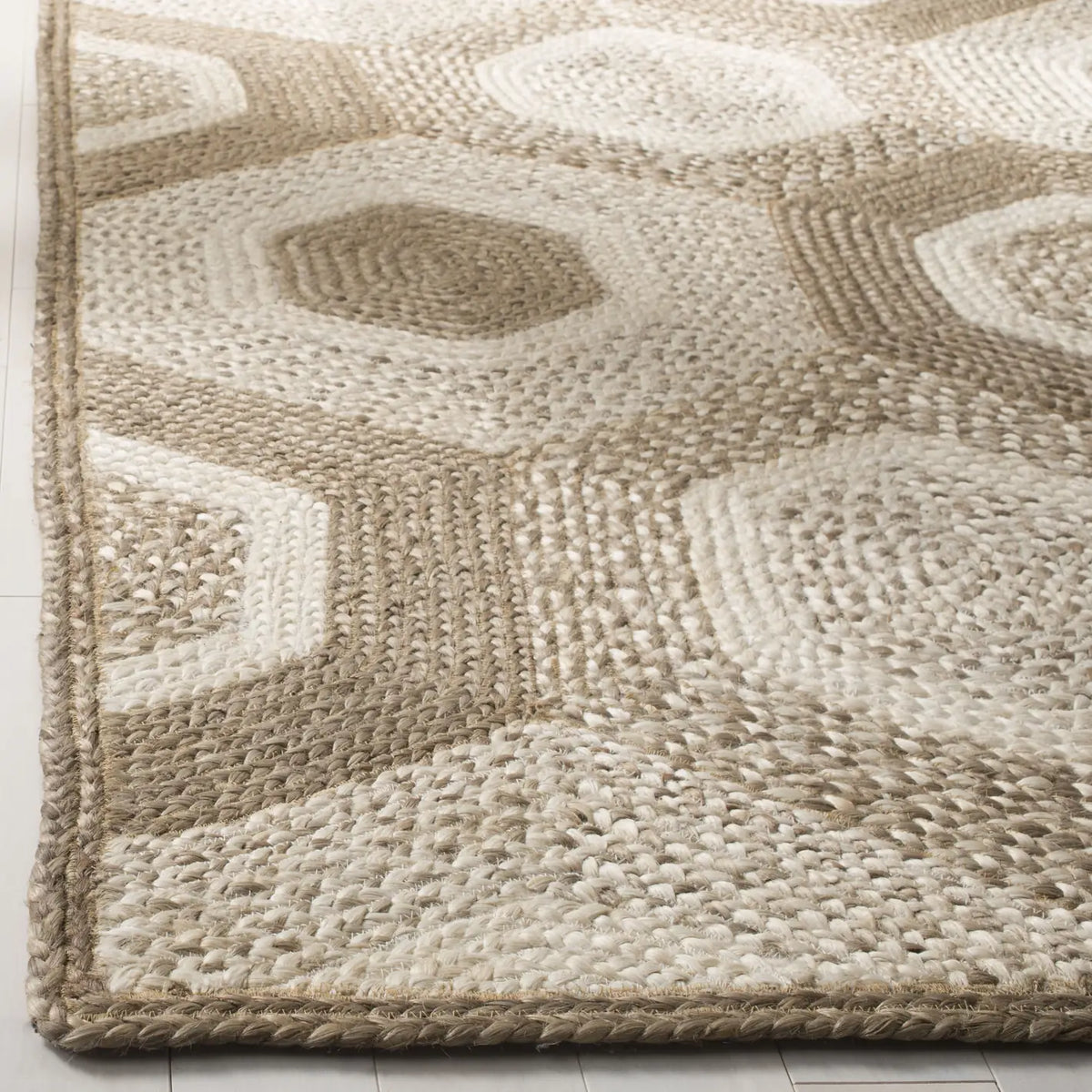 Safavieh Natural Fiber 4'-0" x 6'-0" Rug in Grey / Ivory