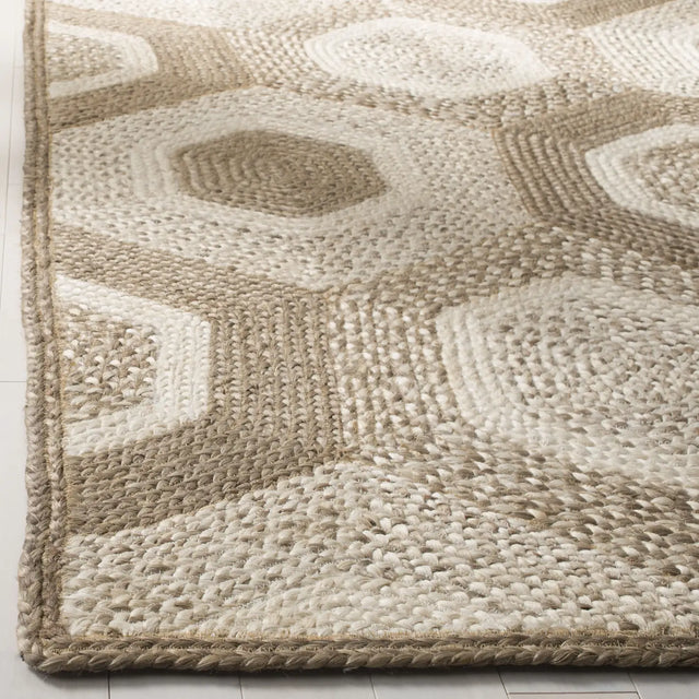 Safavieh Natural Fiber 4'-0" x 6'-0" Rug in Grey / Ivory