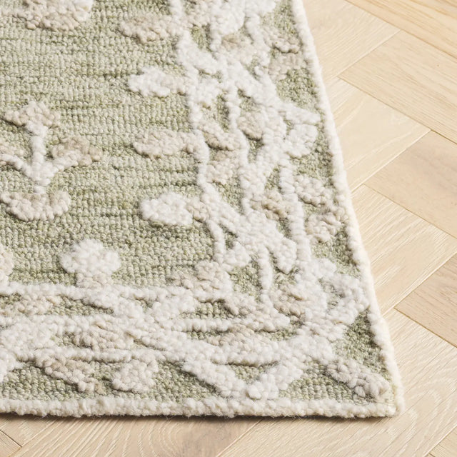 Safavieh Marquee 4'-0" x 6'-0" Rug in Green / Ivory