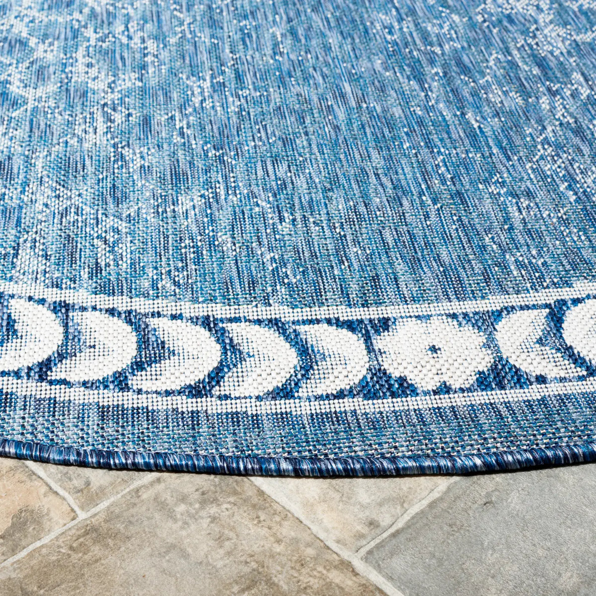 Safavieh Courtyard 6'-7" x 6'-7" Rug in Blue / Ivory