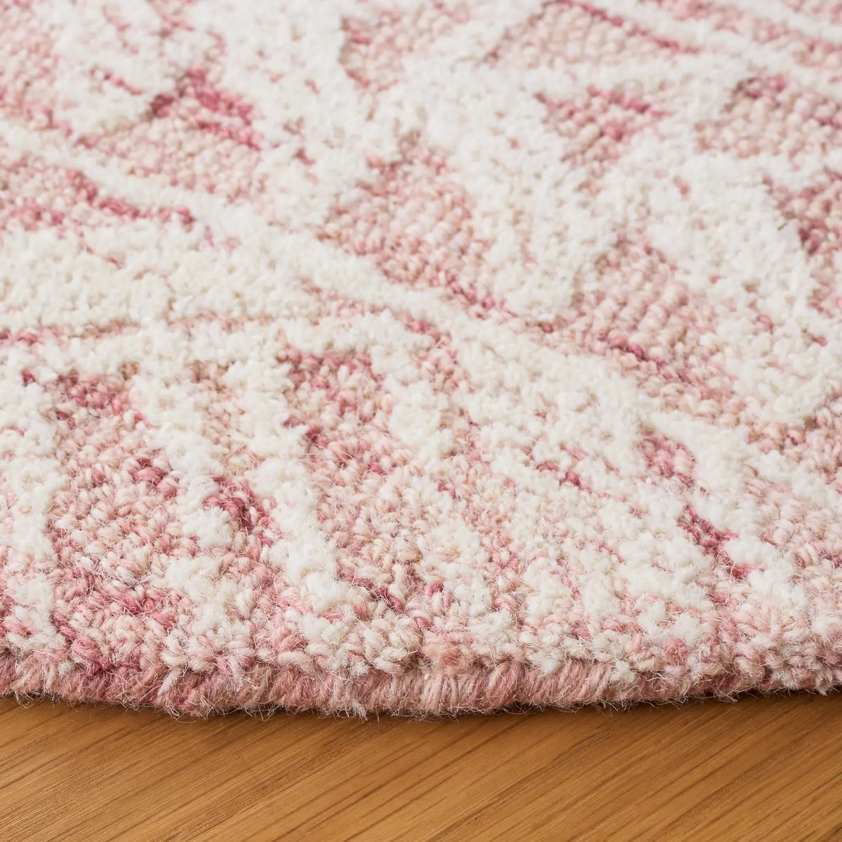 Safavieh Metro 6'-0" x 6'-0" Rug in Dark Pink / Ivory