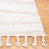 Safavieh Casablanca 4'-0" x 6'-0" Rug in Ivory / Beige