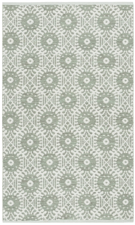 Safavieh Montauk 3'-0" x 5'-0" Rug in Light Green / Ivory