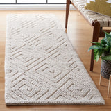 Safavieh Natura 2'-3" x 8'-0" Rug in Beige