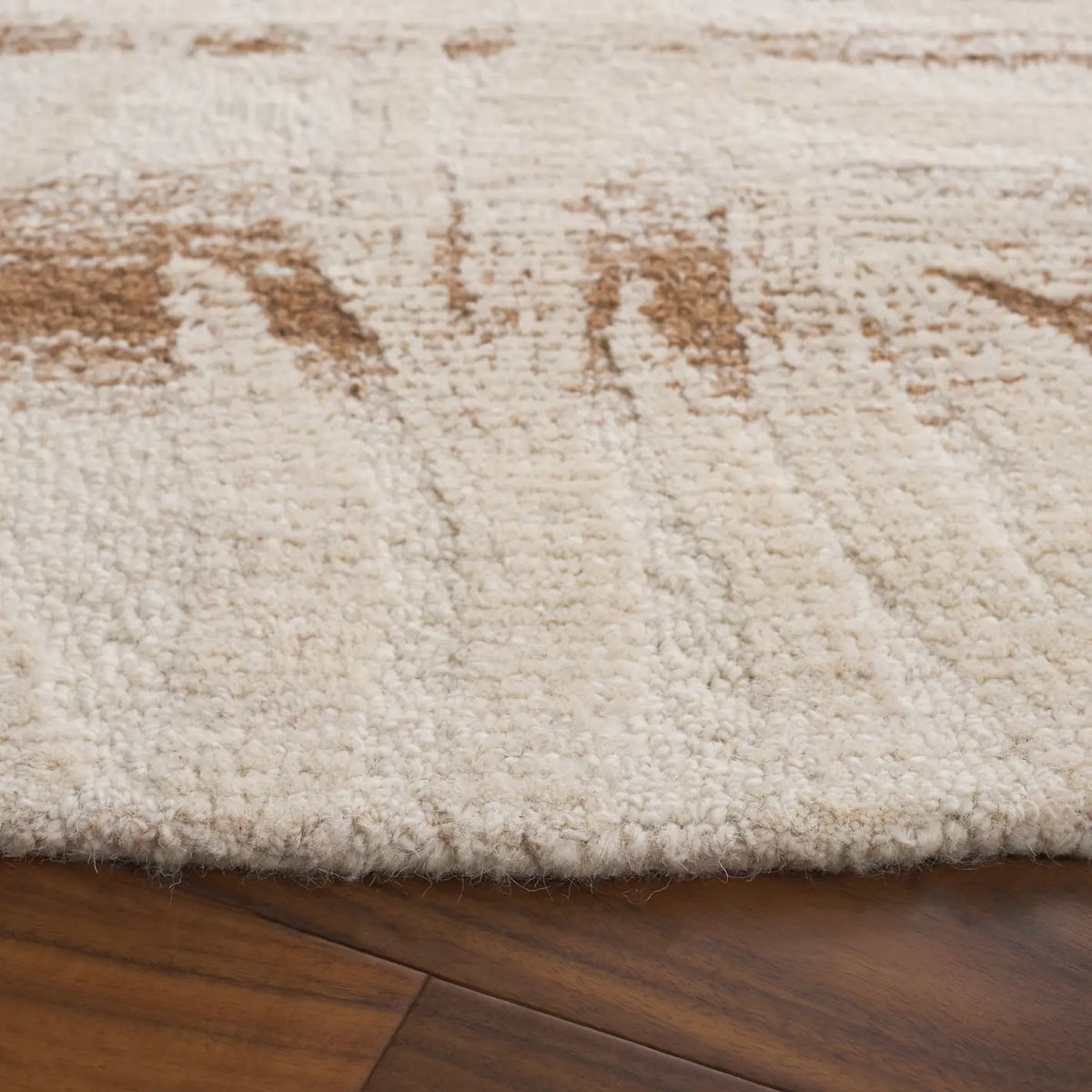 Safavieh Metro 6'-0" x 6'-0" Rug in Beige / Ivory