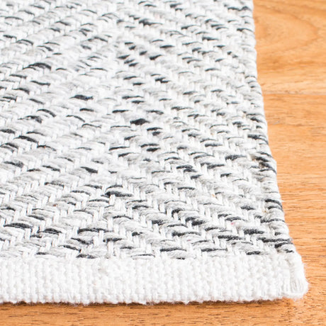 Safavieh Nantucket 4'-0" x 6'-0" Rug in Charcoal