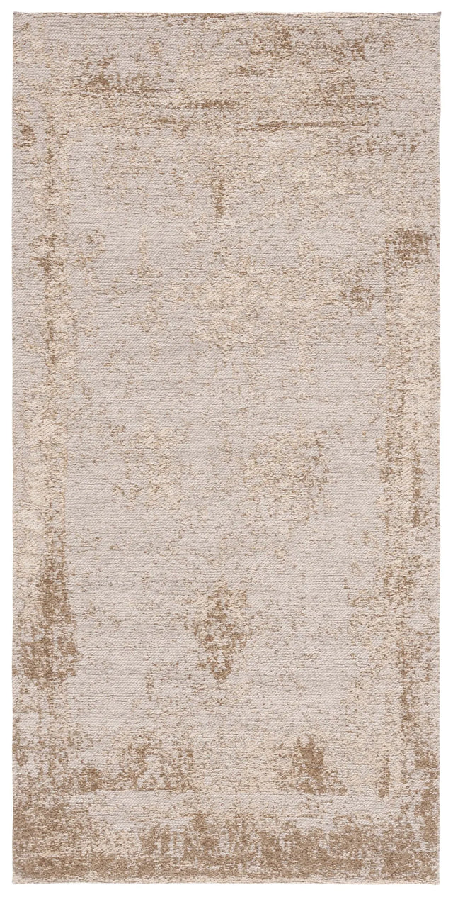 Safavieh Classic Vintage 2'-4" x 4'-8" Rug in Sand