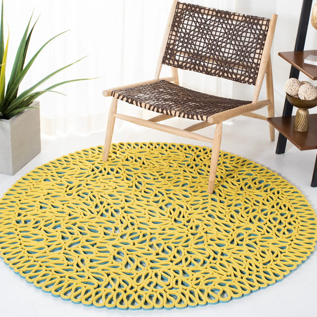 Safavieh Novelty 5'-0" x 5'-0" Rug in Yellow / Blue