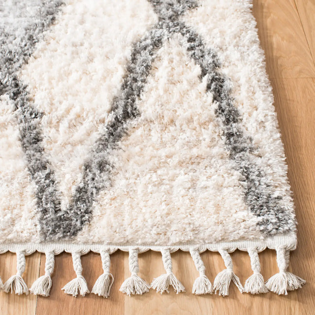 Safavieh Berber Fringe Shag 4'-0" x 6'-0" Rug in Cream / Blue