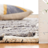 Safavieh Ebony 4'-0" x 6'-0" Rug in Dark Grey / Ivory