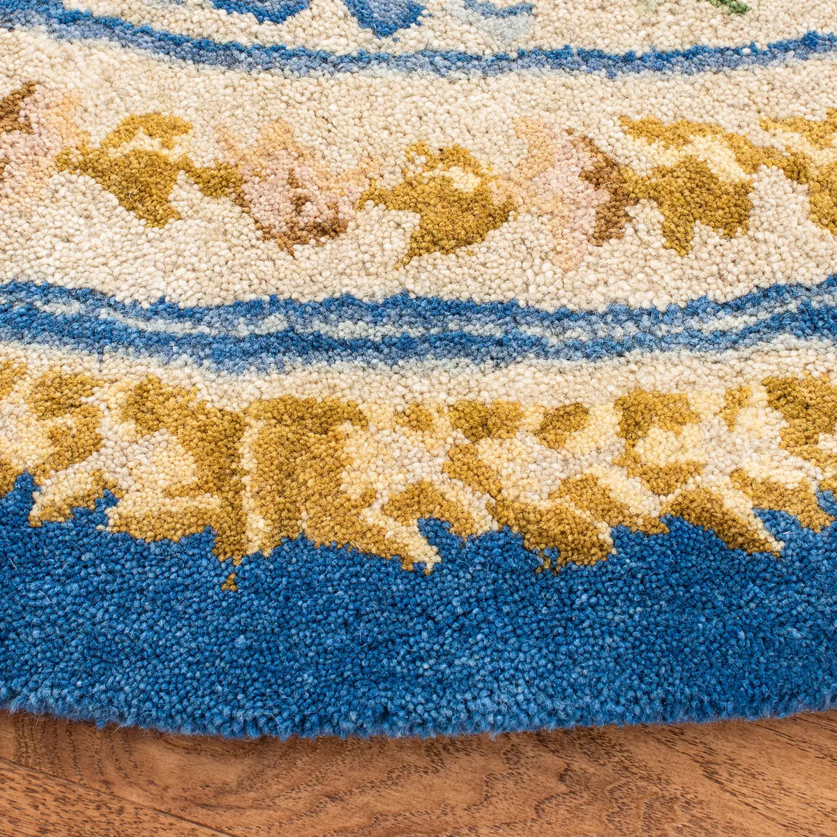 Safavieh Savonnerie 6'-0" x 6'-0" Rug in Blue / Ivory