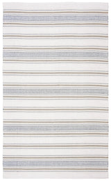 Safavieh Montauk 4'-0" x 6'-0" Rug in Blue / Beige