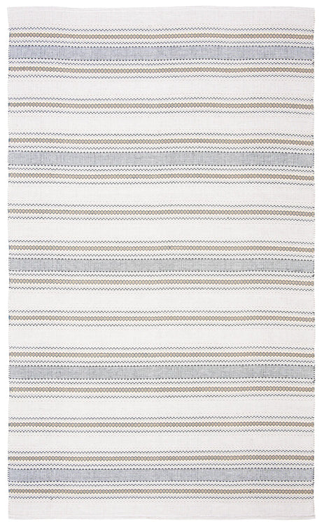 Safavieh Montauk 4'-0" x 6'-0" Rug in Blue / Beige