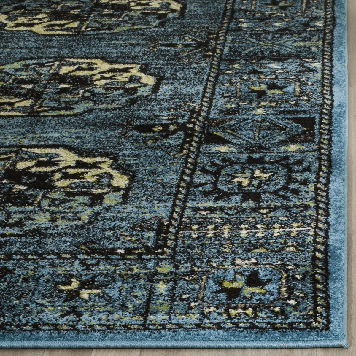 Safavieh Vintage Hamadan 4'-0" x 6'-0" Rug in Blue / Multi