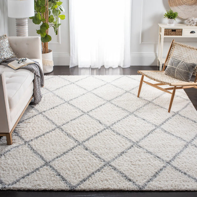 Safavieh Parma Shag 10'-0" x 14'-0" Rug in Cream / Grey