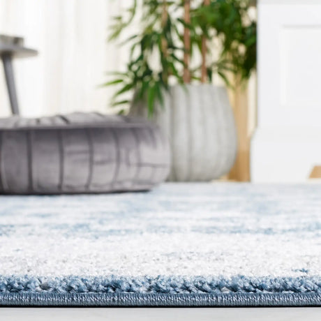 Safavieh Layla 4'-5" x 6'-5" Rug in Blue / Ivory Grey