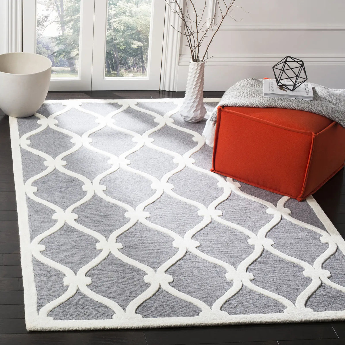 Safavieh Cambridge 5'-0" x 8'-0" Rug in Dark Grey / Ivory