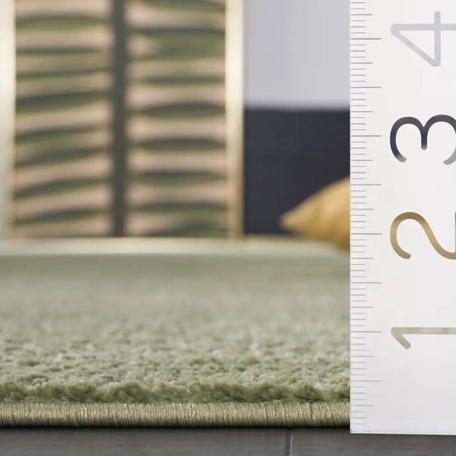 Safavieh Carter 5'-3" x 7'-6" Rug in Green