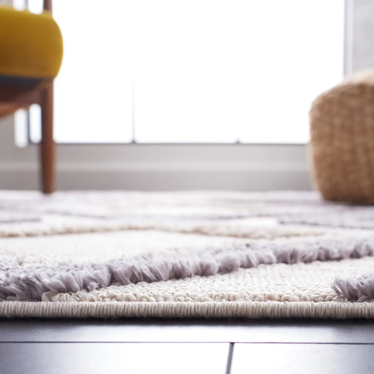 Safavieh Marrakesh 4'-0" x 6'-0" Rug in Ivory / Grey