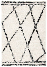 Safavieh Manhattan 4'-0" x 6'-0" Rug in Ivory / Black