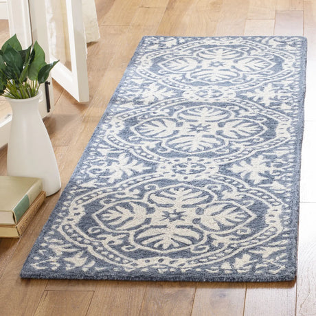 Safavieh Micro-Loop 2'-3" x 7'-0" Rug in Blue / Ivory